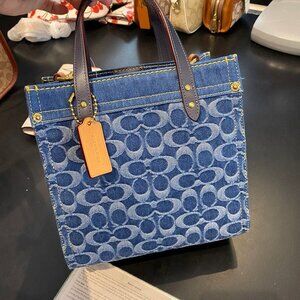 NWT Coach Field Tote 22 In Signature Denim